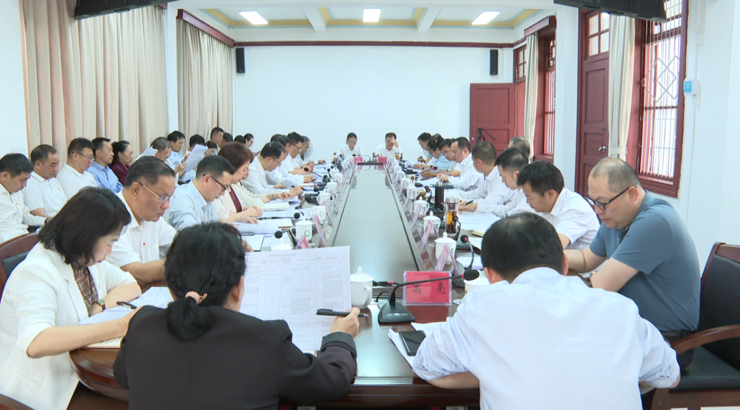 海南热带雨林国家公园管理局党组与五指山市召开联组学习会 奋力打造&ldquo;园地&rdquo;融合发展典范